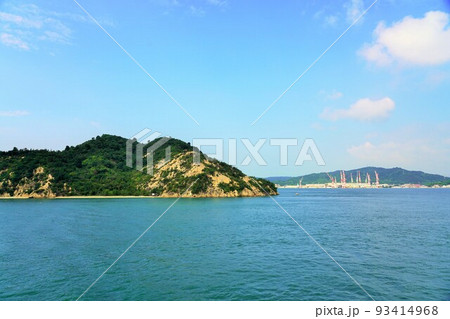 瀬戸内クルーズ（岡山・宇野港～直島・宮浦港）の眺め 93414968