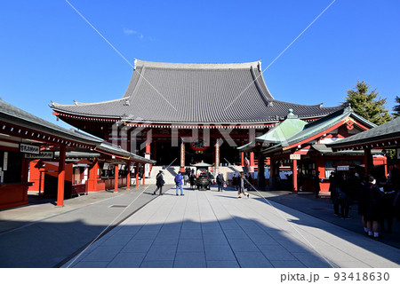 浅草寺本堂と常香炉 浅草寺本堂と常香炉 93418630