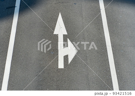 道路 矢印 イメージ 道路 矢印 イメージ 93421516