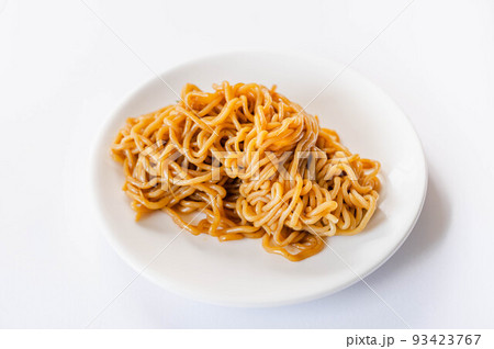 炒めたこんにゃく麺 炒めたこんにゃく麺 93423767