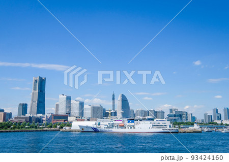 神奈川県横浜市みなとみらいの都市風景 93424160