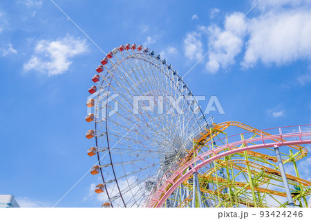 神奈川県横浜市みなとみらいの都市風景 93424246