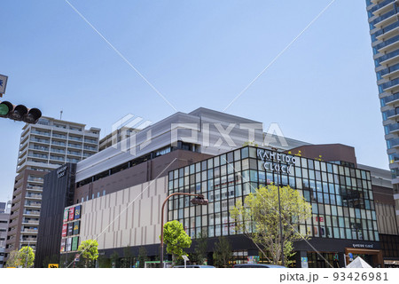 JR「亀戸」駅東口に開業した商業施設「カメイドクロック」のビルディング（2022年5月撮影） 93426981