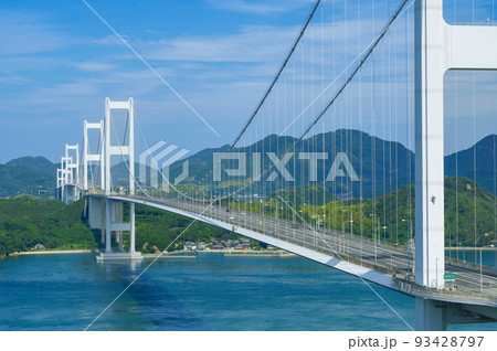 しまなみ海道の来島海峡大橋 93428797