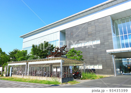 岡崎市、岡崎市図書館交流プラザの風景 岡崎市、岡崎市図書館交流プラザの風景 93435399