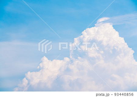 夏空の入道雲（8月） 93440856