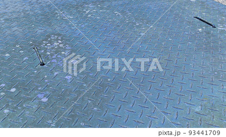 古い錆びた縞鋼板のテクスチャ 古い錆びた縞鋼板のテクスチャ 93441709