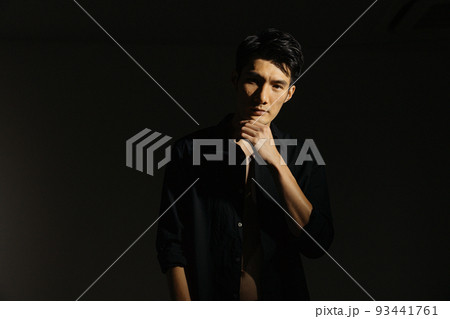 セクシーな男性 セクシーな男性 93441761