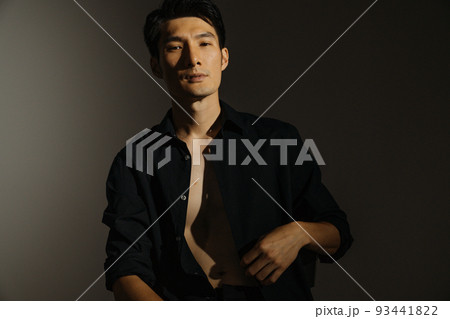 セクシーな男性 93441822