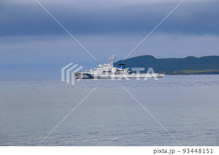 石垣島 フサキビーチより海上保安庁巡視船を望む 石垣島 フサキビーチより海上保安庁巡視船を望む 93448151