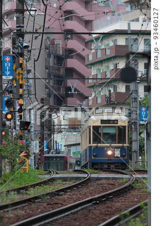坂を越えてやってくる都電9000形電車_2022/7/16撮影 93460127