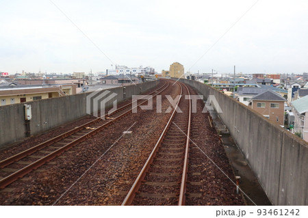 城北線 高規格・高架複線構造のローカル線 (奥に尾張星の宮駅) 城北線 高規格・高架複線構造のローカル線 (奥に尾張星の宮駅) 93461242