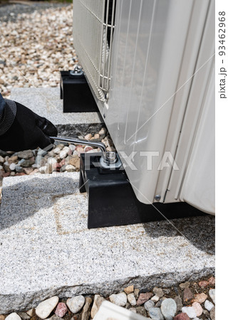 地震対策　エアコンベース交換 93462968