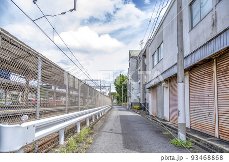 横浜の都市風景　神奈川新町駅 93468868
