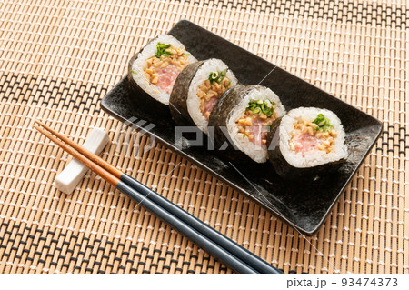 ネギトロと納豆の太巻 93474373