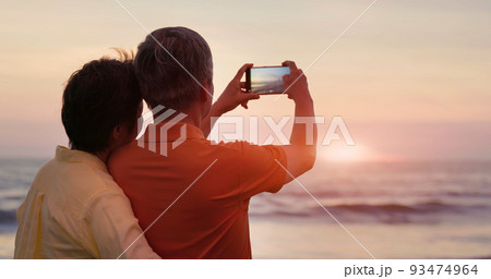 elderly couple take pictures elderly couple take pictures 93474964
