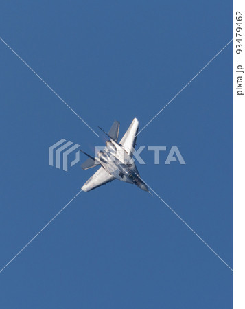 ポーランド空軍MiG-29デモチーム降下 93479462