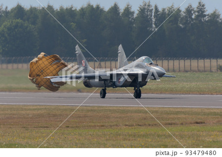 ポーランド空軍MiG-29フルクラム着陸 ポーランド空軍MiG-29フルクラム着陸 93479480