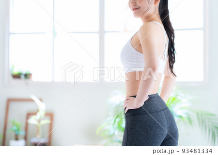 女性　ダイエット　フィットネス　ビューティー　エクササイズ 93481334