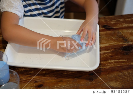 手作りスライム 93481587