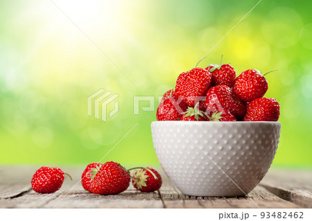 Fresh ripe garden strawberry Fresh ripe garden strawberry 93482462
