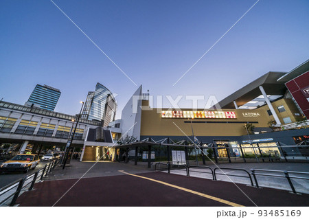 川崎駅西口の都市夜景【神奈川県・川崎市】 93485169