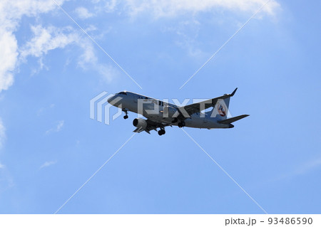 大阪伊丹空港離着陸 93486590