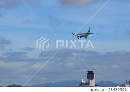 大阪伊丹空港離着陸 93486591
