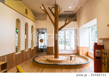 京王あそびの森HUGHUG　きりかぶハウスで遊ぶ　京王動物園線　東京都日野市 93489733