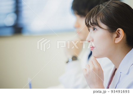 研究員　会議  93491693