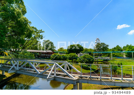 春空を背景に美しい新緑風景「くまもと花と緑の博覧会 会場風景」くまもと動植物園2022年(春) 春空を背景に美しい新緑風景「くまもと花と緑の博覧会 会場風景」くまもと動植物園2022年(春) 93494489