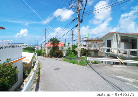 沖縄県浦添市経塚の住宅街 沖縄県浦添市経塚の住宅街 93495275