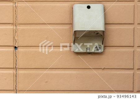 築25年の一戸建ての壁部分(亀裂) 築25年の一戸建ての壁部分(亀裂) 93496143