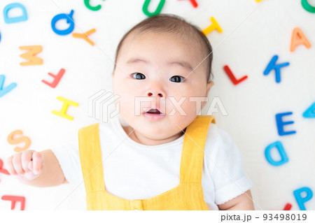 アルファベット 赤ちゃん 乳児 アルファベット 赤ちゃん 乳児 93498019