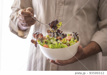 Preparing healhy salad Preparing healhy salad 93500312