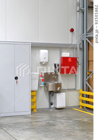 Washing Station Warehouse 93505862