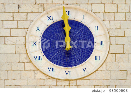 Twelve o clock Twelve o clock 93509608