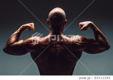 Retrato Detalhado De Seu Belo Conteúdo Esportivo Virilo Brutal, Brutal,  Campeão De Gol Muscular, Armas Dobradas Foto de Stock - Imagem de sucesso,  muscular: 201028784