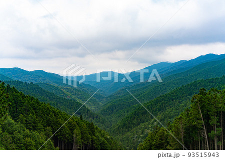 護摩壇山の山並み 93515943
