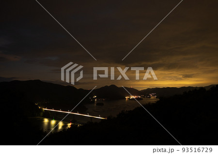 日本の岡山県備前市の夕立受山の美しい景色 93516729