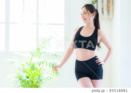 女性　ダイエット　フィットネス　ビューティー　エクササイズ 93518981
