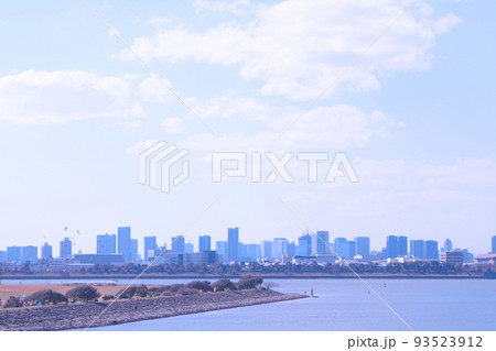 ビルが見える風景 ビルが見える風景 93523912