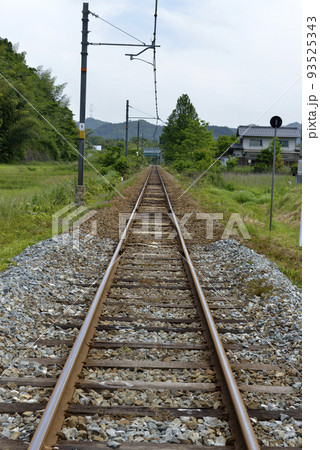 まっすぐな線路 93525343