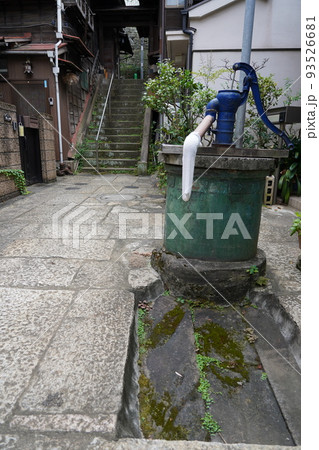 樋口一葉菊坂旧居跡(一葉の階段) 樋口一葉菊坂旧居跡(一葉の階段) 93526681