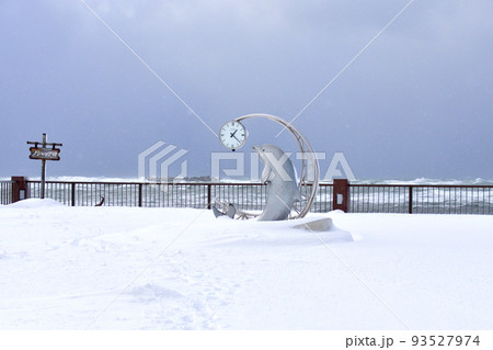 冬の北海道稚内市の風景 冬の北海道稚内市の風景 93527974