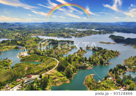 展望台よりグアタベ湖の美しい景観 93528866