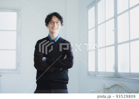 眼鏡の男性 眼鏡の男性 93529809