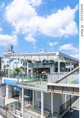 【東京都】綺麗に整備された下北沢駅の南西口 【東京都】綺麗に整備された下北沢駅の南西口 93530940