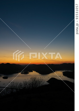 《岡山県》瀬戸内海国立公園 夕立受山から見る風景 《岡山県》瀬戸内海国立公園 夕立受山から見る風景 93531057