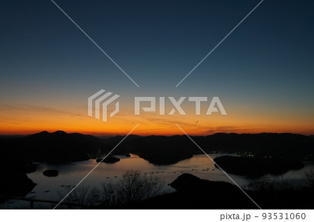 《岡山県》瀬戸内海国立公園 夕立受山から見る風景 《岡山県》瀬戸内海国立公園 夕立受山から見る風景 93531060